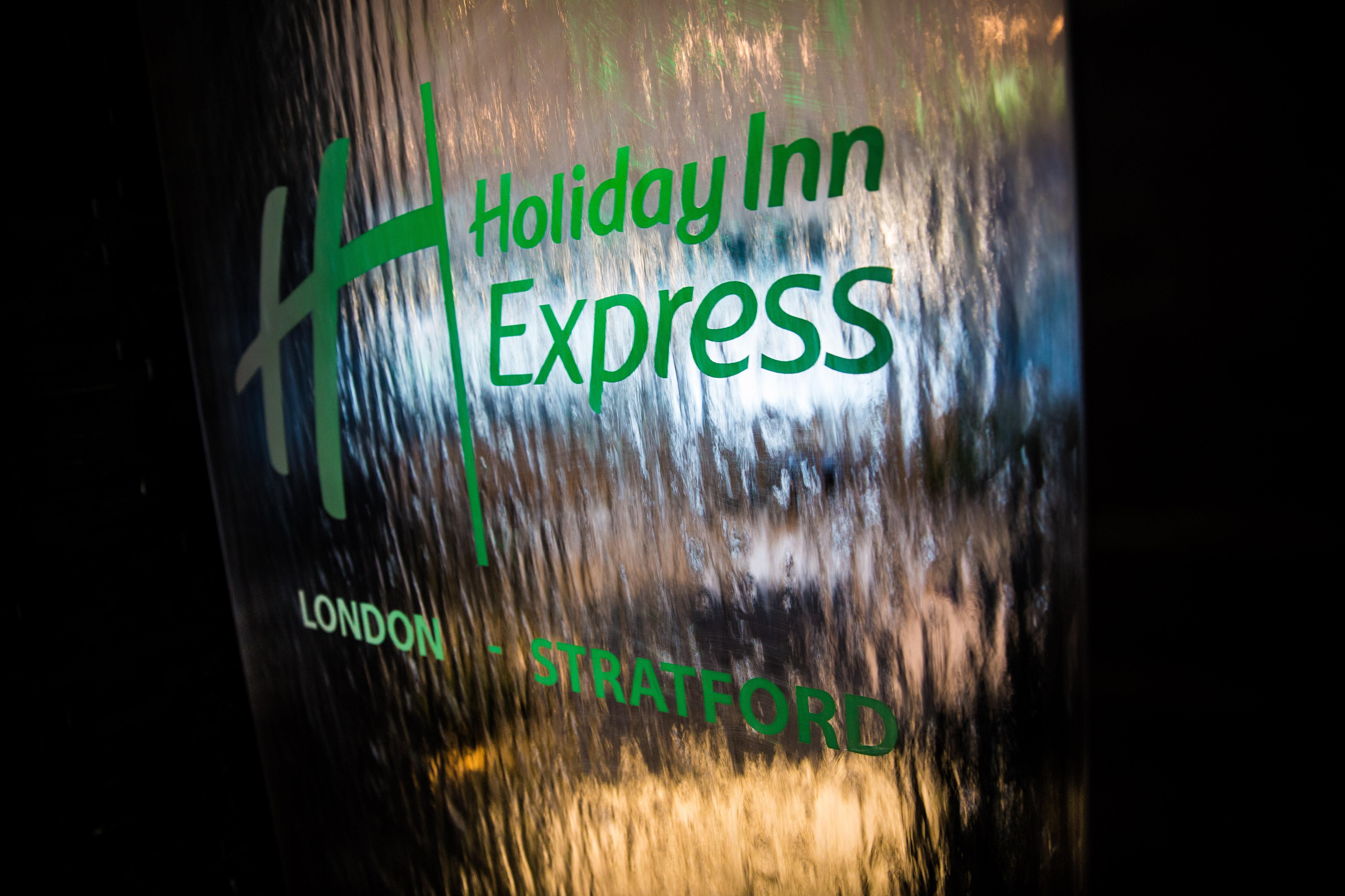 Holiday Inn Express London Stratford, An Ihg Hotel Buitenkant foto